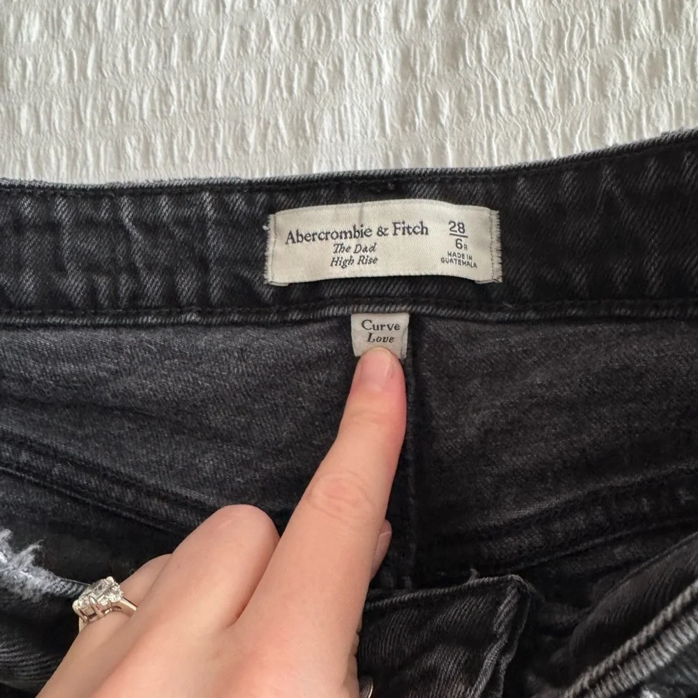 Abercrombie and fitch black “the dad” high rise curve love Jean size 28 (6) - Picture 4 of 11